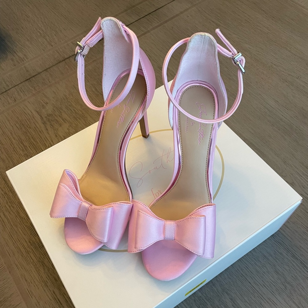 Jess Southern x Gianni Bini satin pink bow shoes pumps heels sandals 7.5